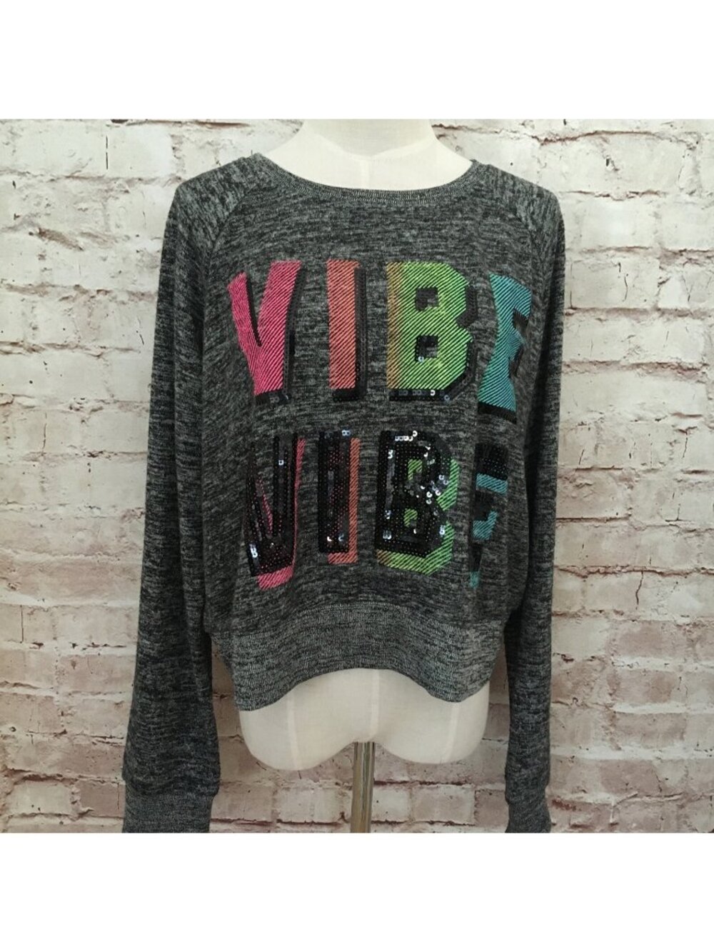 Inspired Hearts Womens VIBE Pullover Knit Cropped Top Gray Long Sleeve Sequin XL